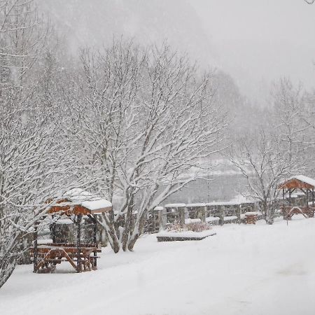 La Cabane Chez Jimmy Petit-Saguenay 외부 사진